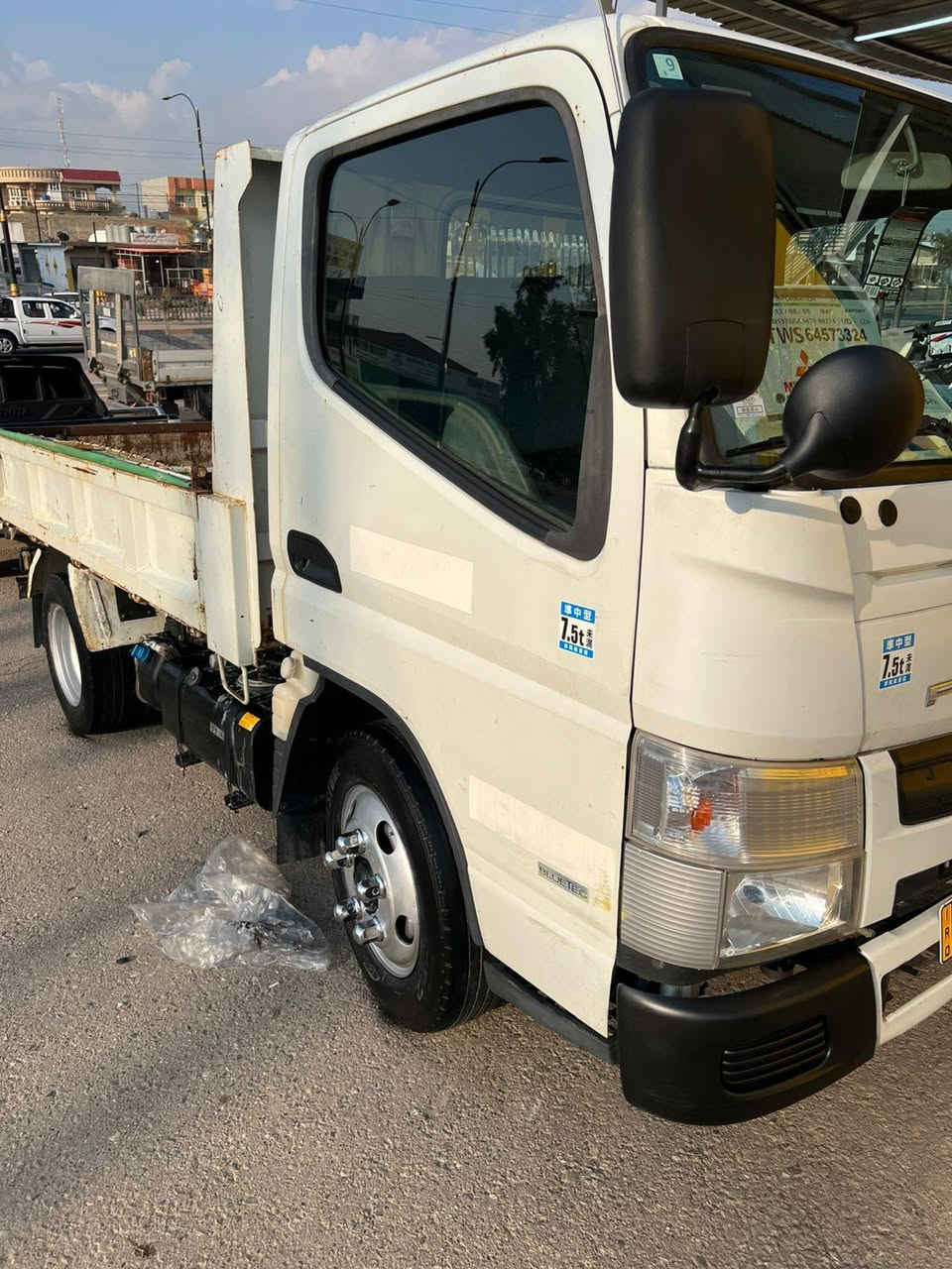 السلام عليكم 
كانتر مستوبيشي قلاب للبيع موديل 2019
وارد يابان غير مستعمل في العراق 
رقم سنويا تحويل مباشر
اصلي قلاب 
***********
اكتب تم يصل سعر
