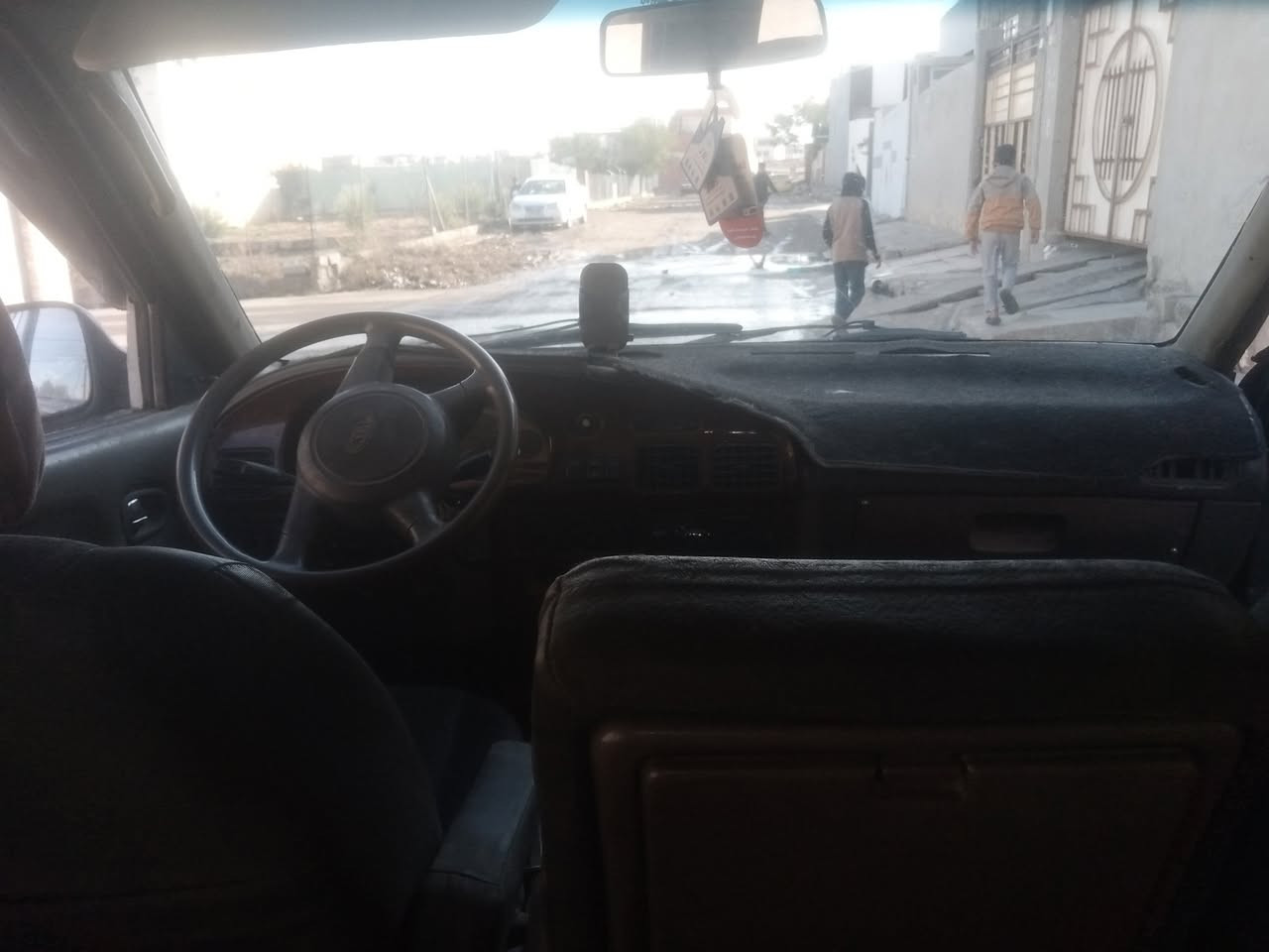 كيا بريجو موديل 95 رقم بغداد الماني. كير محرك اكسن شرط شرعيه موجود بالموصل تريد وكاله تريد تحويل مكان السيارة الايمن حي الهرمات  السعر 25 وبيه مجال ***********.....***********
