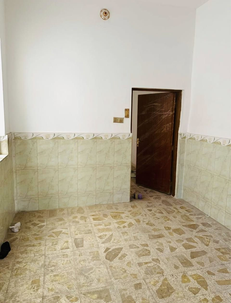 دار ايجار 100 متر حي الوفاء بناء مرتب غرفه وصاله ومطبخ واستقبال كاشي سيراميك جاهز
للاستفسار واتساب فقط
***********
