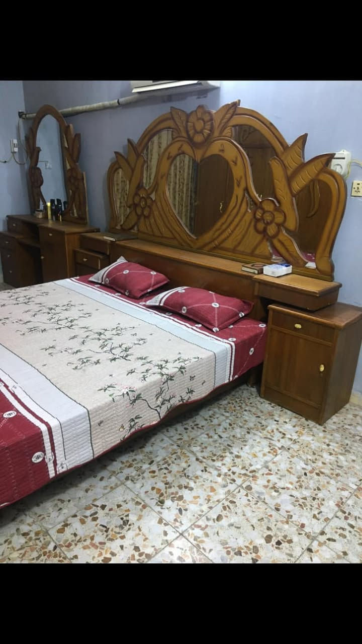 غرفة صاج للبيع طول الكنتور 260 نضيفة جداً
السعر 550 الف 
***********
مكاني بغداد
