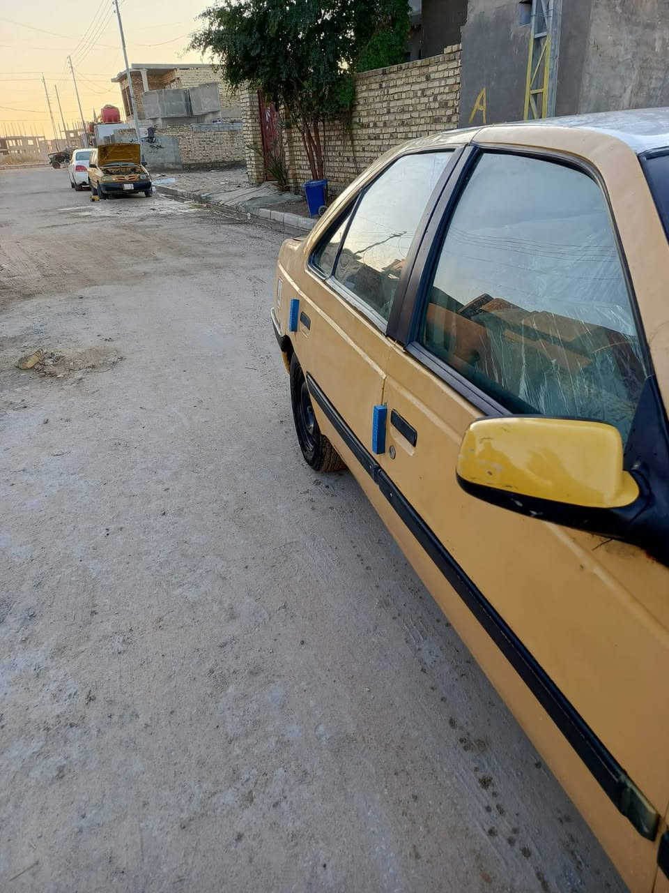 بيجو 405 موديل 11سنويه 2025 سياره غرمات دكيته ماعليه  مصفره راعي سياره بسمه يكول مصفره هيه وغرمات بس  انه ماتكفل بيع هيج سياره مكينه كير كفاله كهربايات كله شغاله لايت زنون  تخم تاير سياره جاهزه مرتبه مال جناي العنوان العماره كميت وبيه مجال شراي يتصل خاص مغلق السعر 16وبيه مجال 
***********
