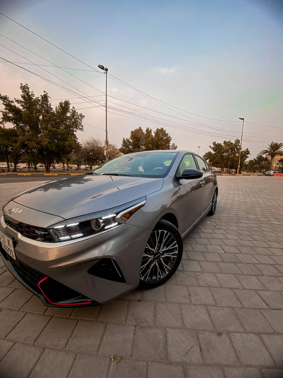 كيا فورتي Model: 2023
🔥Gt lien اعلى موصفات 
ماشيه السياره :16 mi
سياره :
⚡️محرك سياره دوش 2000
⚡️ بصمه 
⚡️ تحكمات ستيرن 
⚡️فتحه سلايد روف
⚡️تشغيل عن بد HoLDato
⚡️دخول ذكي لسياره وبصمه أبواب 
⚡️فتح صندوق حساس عن بعد وتحس عن بعد 
⚡️مري جانبيه حساسه ونقطه عمياء ومستشعره 
⚡️ رادار امامي خلفي ومستشعر وحساسات 360 درجه 
⚡️ شحن الجهاز واير ليس Remote phone charging
⚡️نضام auto hold كهربائي تحكم في الكير اوتماتيك في الازدحام 
⚡️كشن جلد . 
⚡️تدفى تبريد بالمقاعد 
⚡️قياده ذاتيه Self-driving
⚡️مثبت سرعه وتحكم ستيرن ذكي وتحديد مسار 
⚡️شاشه حجم (10.9) CarPlay 
⚡️مقاعد كهرباء Electric seating
⚡️ثلاث انضمه لقياده : sport-normal-smart
⚡️سايد بريك  Sidebreak : بصمه 
⚡️لد امامي خلفي 
⚡️ثلاث انضمه car lights 
⚡️سياره كلين بدون صبغ فقط بارد شي بسيط في الجامع الخلفي على كد اربع صابع وحوض تاير شي قليل ضرر ومسحوب حادث امريكا 
سياره رقم بغداد هزه ورقم جديد 
سعر السياره  $190
الاستفسار :***********
