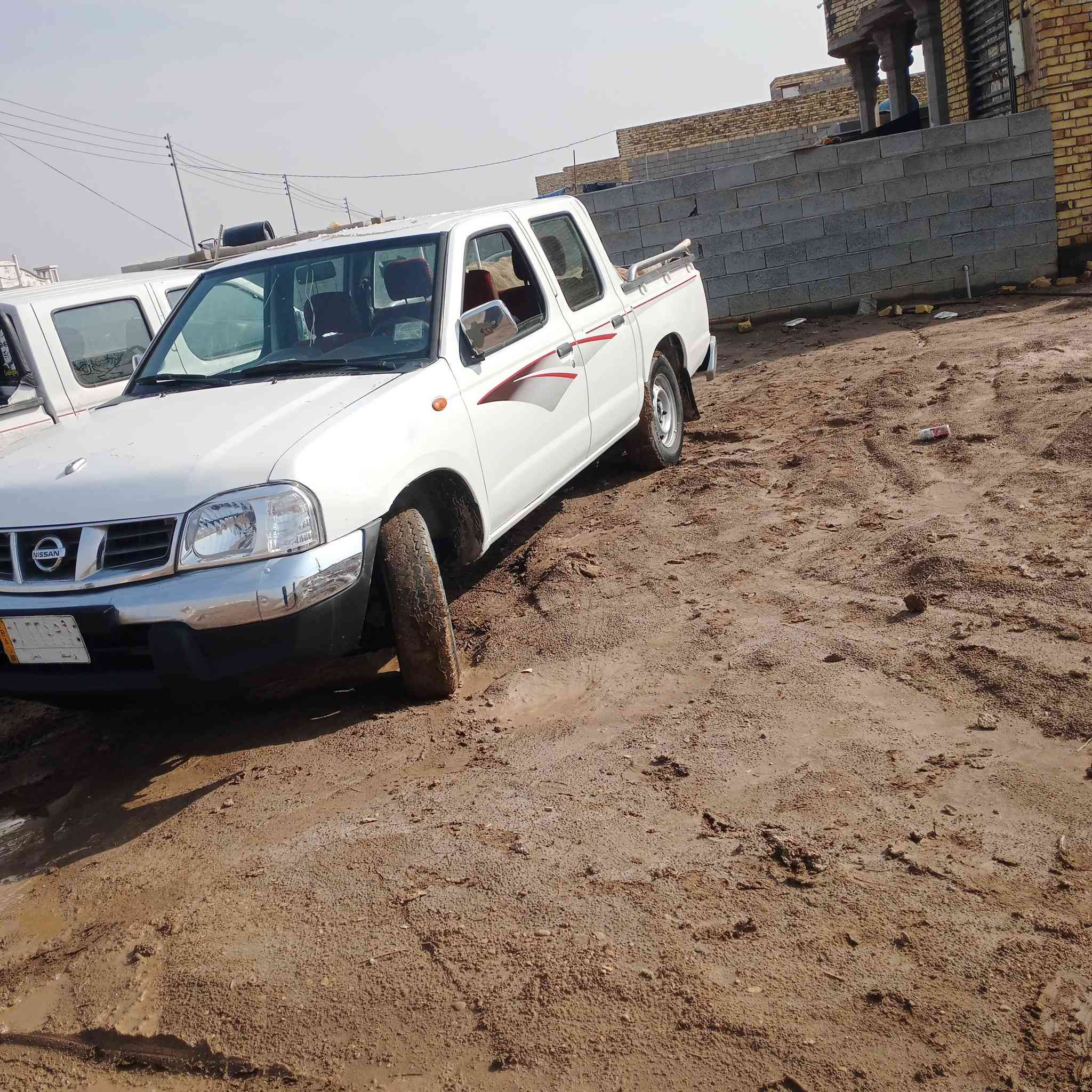 سلام عليكم سياره البيع نيسان موديل 14 ب قلعت صالح الحاب ينتصل ***********
