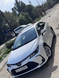 كورلا هايبرد الشكل الخليجي موديل ٢٠٢٥ ماشيه ٥ الف كيلومتر بحالة الزيرو...