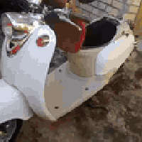 كلاسك جديده كلهه شغالهه هدر سلف بس شد باتري مكاني بغداد شراي يتصل او و...