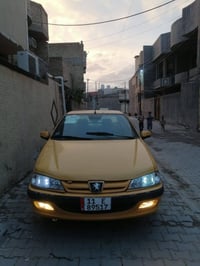 عندي بيجو بارص موديل 2013  نضيفة كلش مابيه اي نقص سياره من ايدك للشارع...