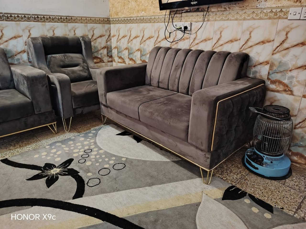 كاونتر نضيف جدا سعره 600 ويا طباخ تخم 10 مقاعد سعره 350
مكاني ابو غريب النصر و السلام واكو توصيل ع فحص بي واتساب ***********
