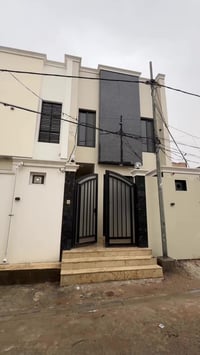 رهن • حي الشهداء • ٣ غرف