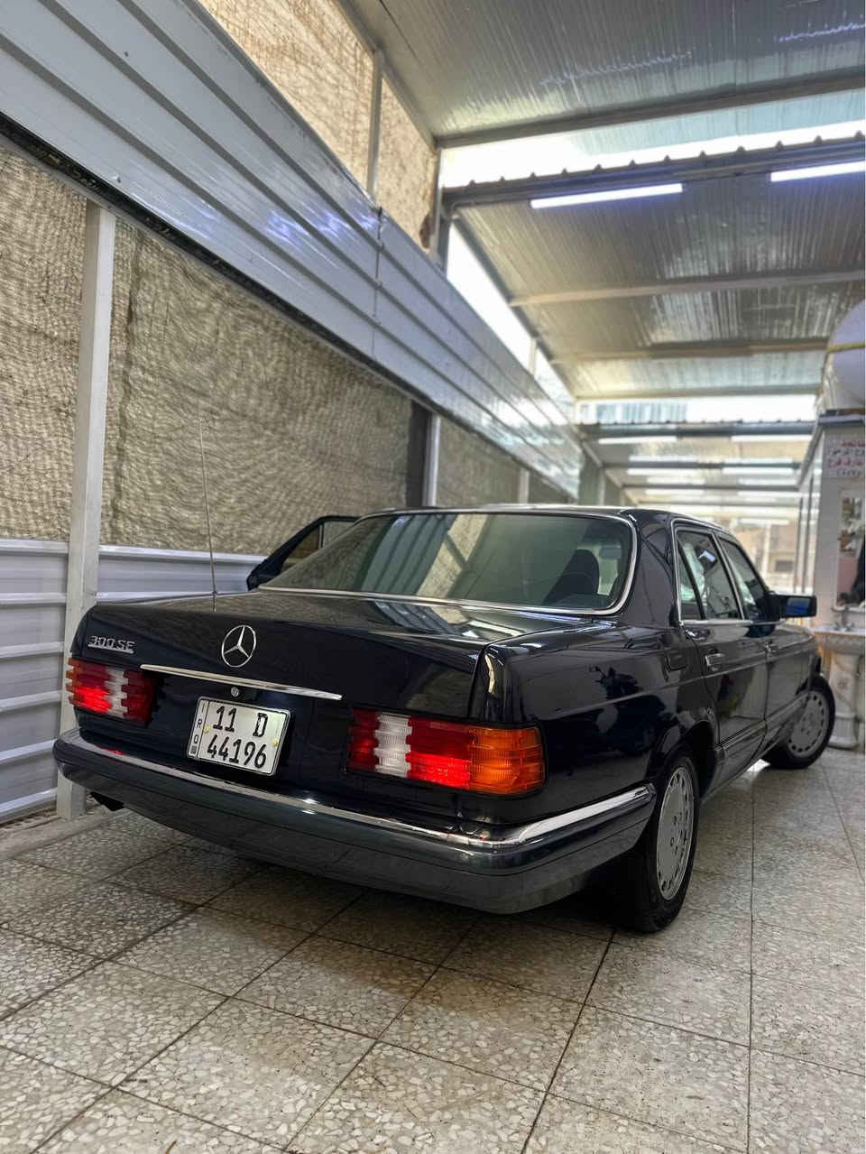 السلام عليكم 
مارسدس مديل 90 
السياره جاهزه وحلوه 
فتحه سقف 
دبل فيت بم 
برده كهرباء دبل هورن 
السياره كلش نضيفه 
كير مكينه بلاد  
 مكفوله  دواخل المكينه 
بدون حادث مصبوغه عام 
العنوان . الكاضميه 

*********** 
نصرالله بغداد, العراق
