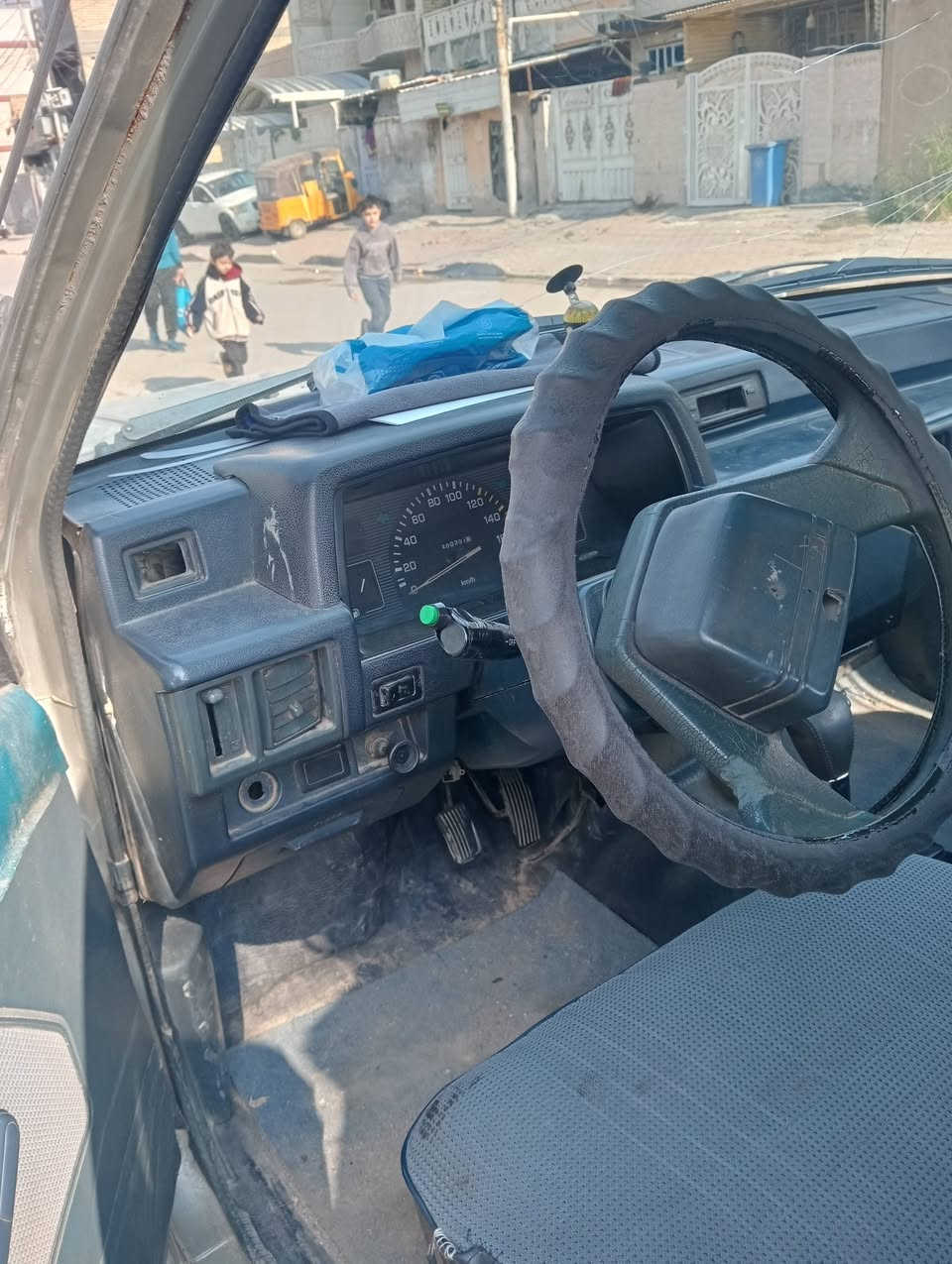 السلام عليكم ٠سياره مسبوشي بيكم موديل 1996 رصاصي رقم بغداد بأسمي مكفوله من كل شيء والسعر جدا مناسب 45 ورقه وبيها مجال..
محرك وكير أوتوماتيك جديد
للاتصال ***********
