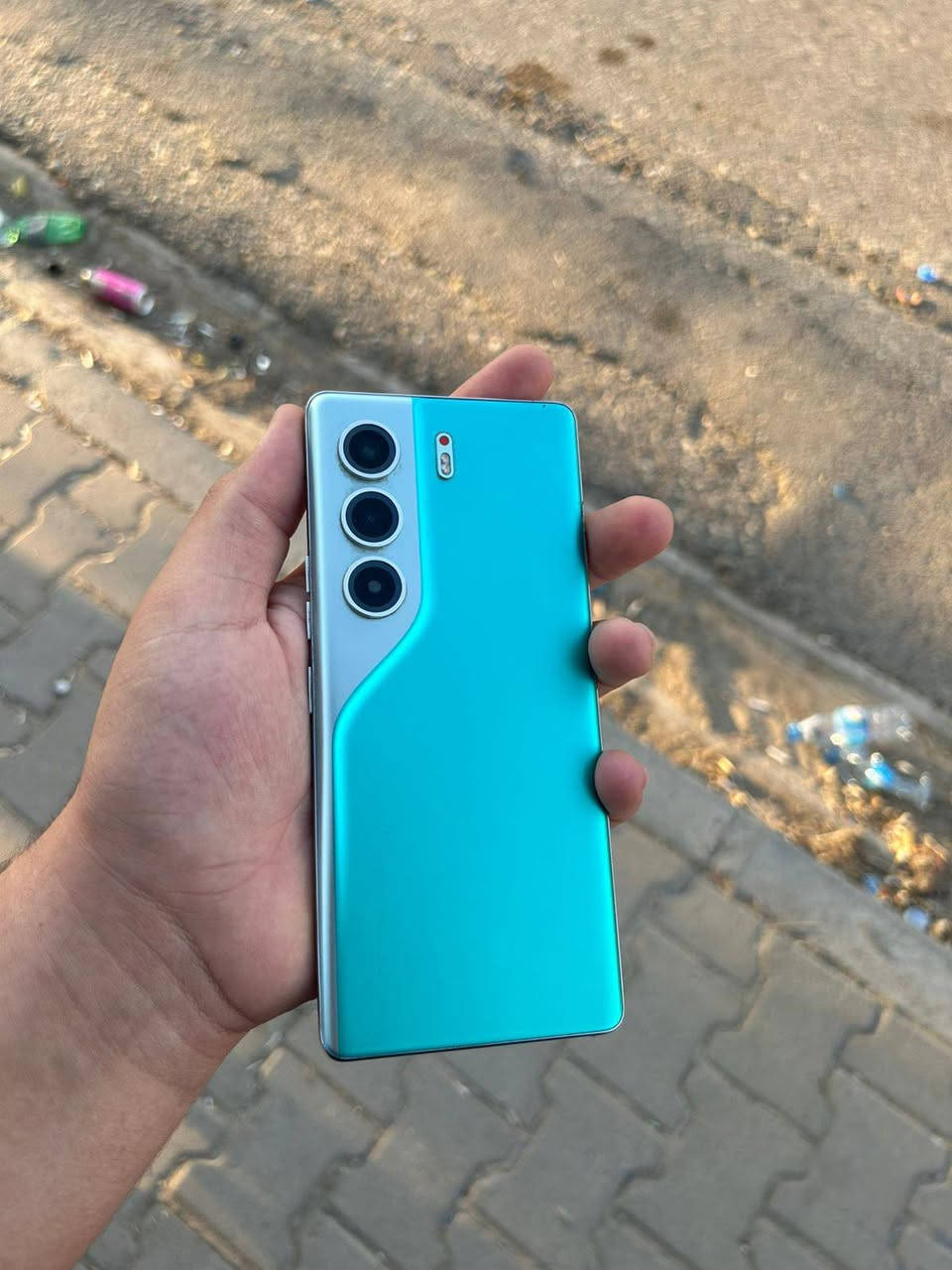 مبايل تكنو كامون40 برو 5g ذاكره 256 سعر 350 ألف وبي مجال رقم ***********
