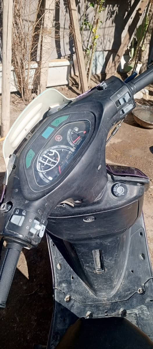 فراشة فحل للبيع اي نقص مابيها تجي تفحص تشتغل هندر واحد شرط كهربائيات كاملة باتري جديد لايت جديد يدات جدد ودكم كلها جدد جوزة جديدة كابريته جديد الأصلية ام قوطية الخضرة جوين جديد كفرات كاملة وسوادات كاملة تايرات جدد مبدلهن كلها دراجة تخبل عوزها فقط سلف عطلان وماكنيت هم يتبدل . 

السعر 400 وبيه مجال كلش قليل 
رقم ***********
