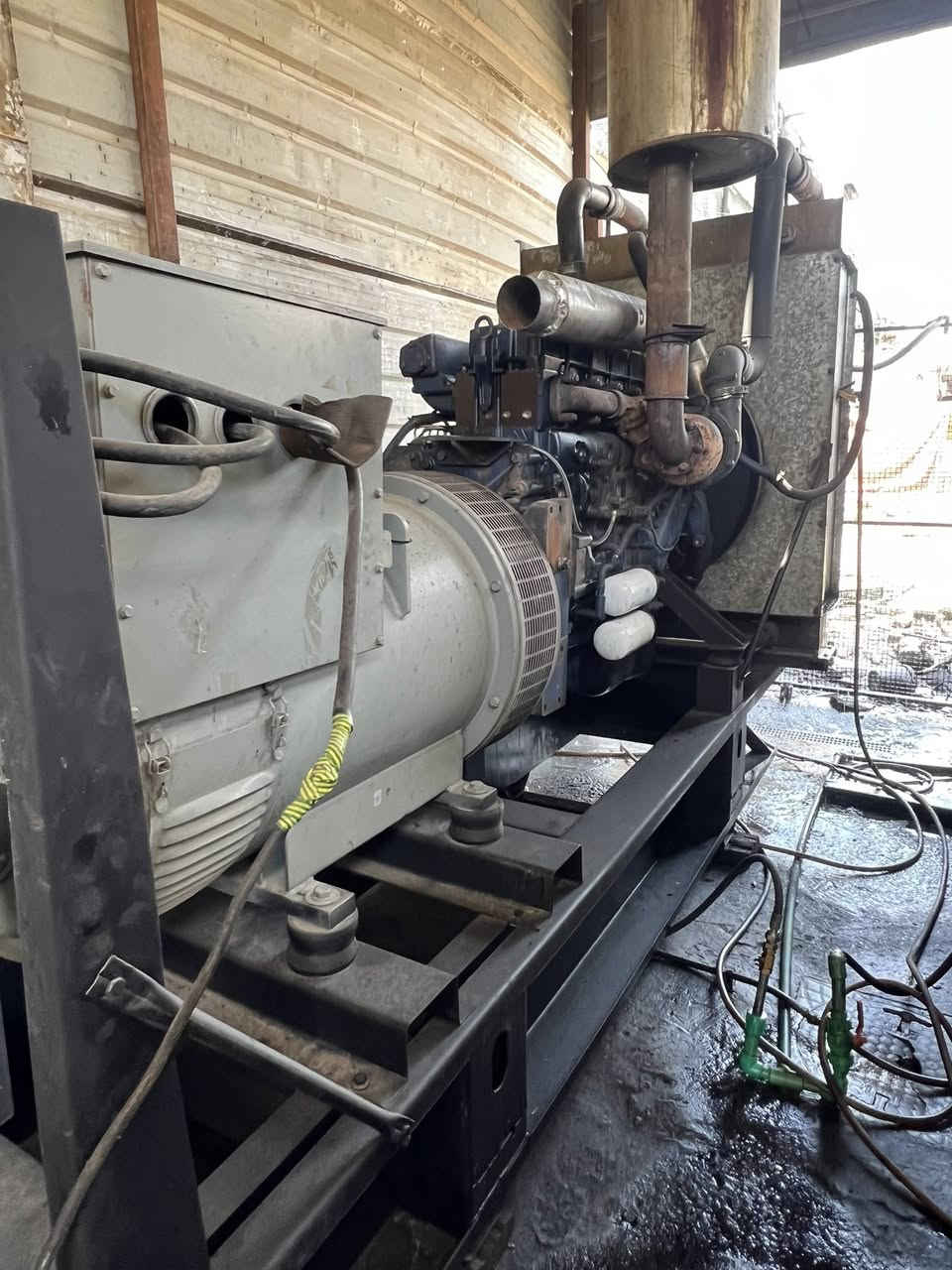 السلام عليكم شتاير للبيع  12 B لا تنقيص ولا تبخير مكينه جديده راديتر جديده راس توليد 300 مكان بغداد البياع الرقم ***********
