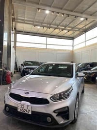 كيا سيراتو  سنة الصنع~2021 عداد المسافة:34 الف كم وكالة خليجي  صبغ دعا...