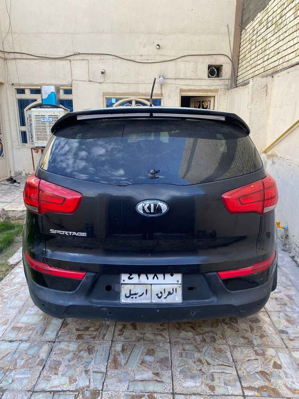 سبورتج 2016 رقم اربيل السنويه ساقطه /مواصفات بصمه تشتغل تشغيل عن بعد كامره خلفيه حساس خلفي مثبت سرعه تبريد ثلج امامي خلفي /محرك GDI/ خمس ركاب شاشه كبيره وبيها بعد مواصفات 
السعر 120  وبيها مجال 
وترهم مراوس
مكان السيارة
نجف كوفة حي ميسان
/ رقم موبايل : ***********
مكلف بلنشر
يرجى الاتصال بلرقم
