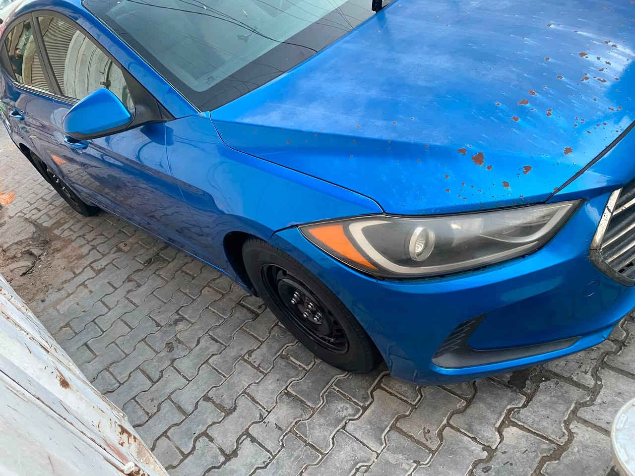 اللنترا موديل ٢٠١٧
كير عادي ٦ نمر رياضي 
مكينه مفتوحه مبدل رواجز   
حادثها بنيد فقط بامريكا + اكو ضربه بالباب عكس السايق + ضربه بالجاملغ الخلفي هم بسيط وما مبين  
السنويه باسمي مكان السياره بغداد الحريه
***********
