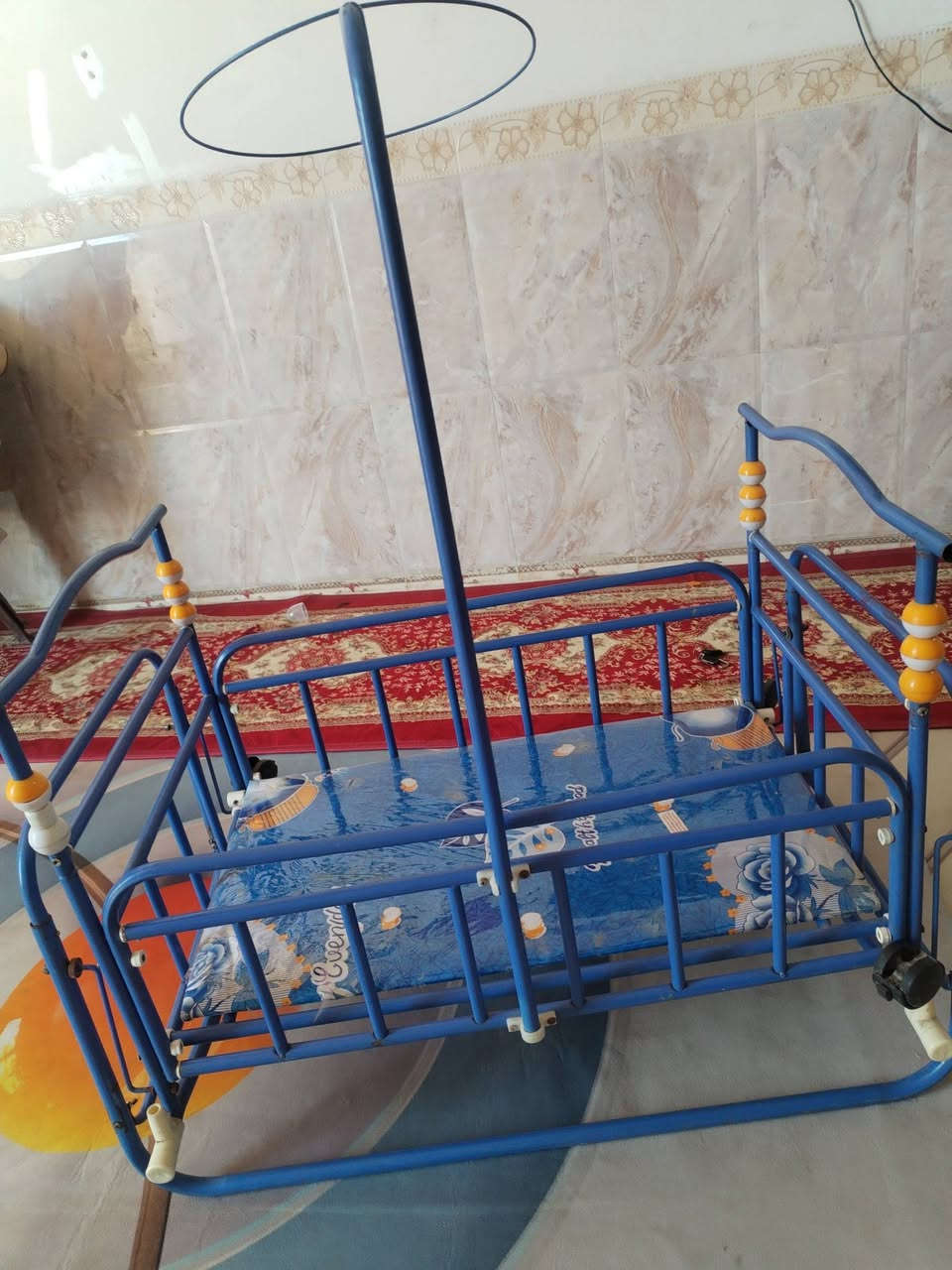 سلام عليكم.؟ كاروك وهزاز لبيع نضيف اخو جديد 
سعره 25وبيه مجال عنوان شاميه تواصل *********** وخادم
