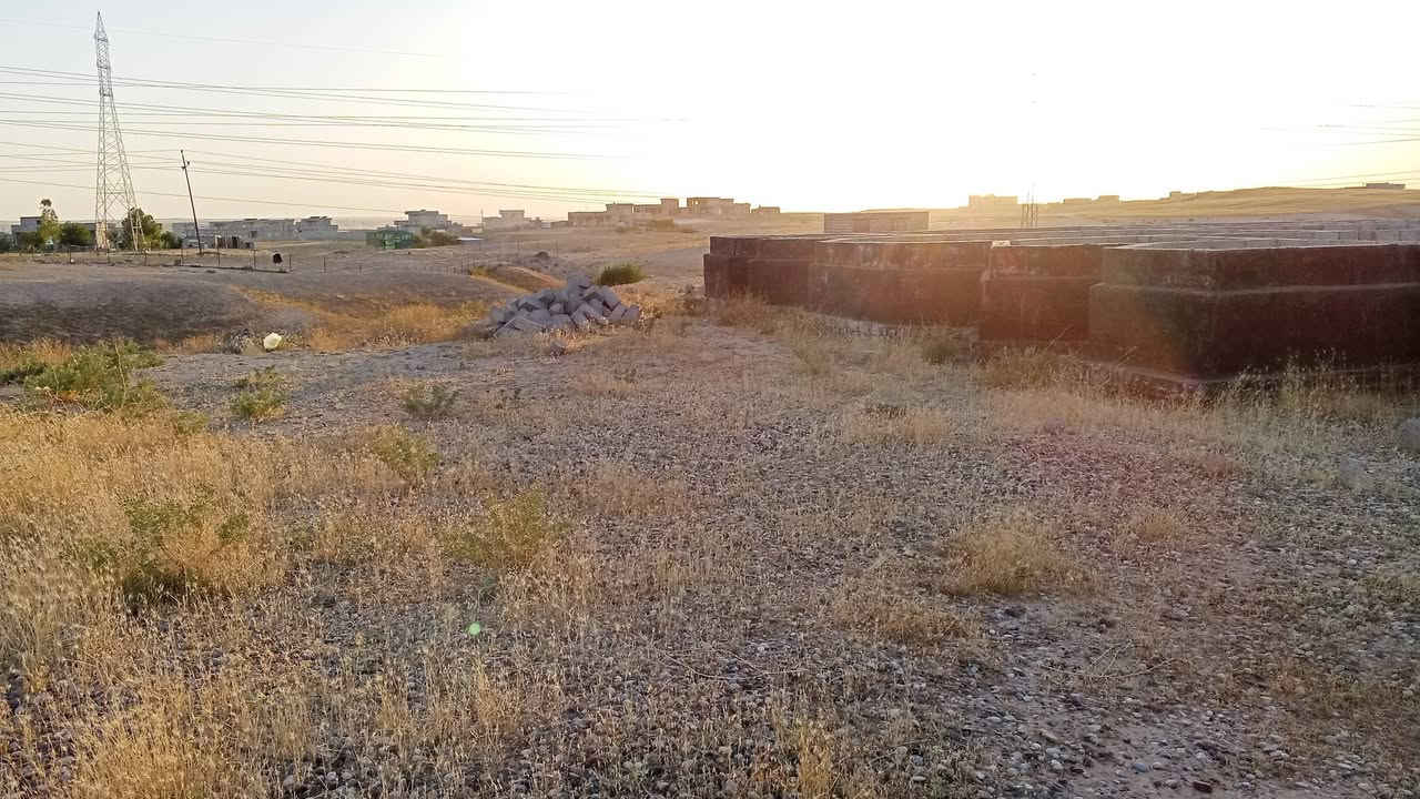 السلام عليكم يوجد تكعيبه للبيع مساحه الأرض (980) ومساحه تكعيبه (200) موقع الأرض اجميله الطوب حي الوفاء واصله ماء و كهرباء مبلغ كلي (15) مليون‏ ‪***********‬‏

