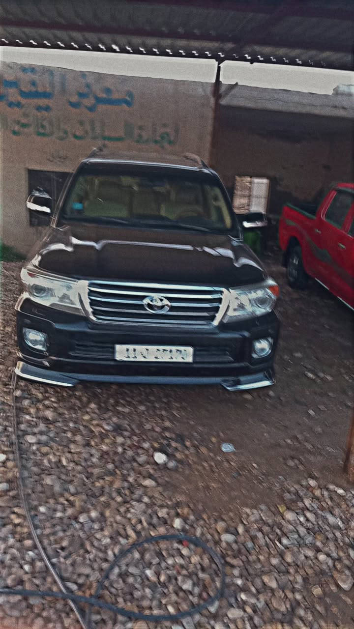 السلام عليكم 
معرض اليقين 
لاندكروز موديل 2014 Gxr. v6
فول مواصفات بريم اصلي 
مكفوله كفاله عامه ماعدا صبغ امام البانورلما و بارد الجاملغ الايمن و الايسر 
السيارت جديده السعر  385
للاستفسار معرض اليقين لتجاره السيارات واسط الصويره مدخل المدينه قرب محطه حمزه دعيل 
***********
***********
🌺🌺🌺🌺🌺🌺🌺🌺🌺🌺🌺🌺🌺🌺🌺🌺🌺🌺
