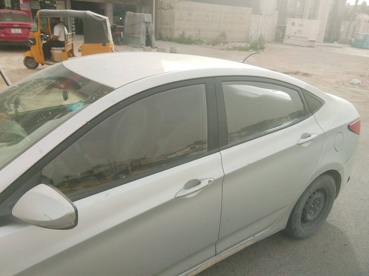 االسلام عليكم للبيع اكسنت خليجي موديل 2016 مكينة 1600 دبل قطرة ظربتها جاملغ خلفي جهة السائق والجاملغ الامامي راجع شوية علباب العنوان بغداد البلديات 80 وبيها مجال بسيط للاتصال ***********
