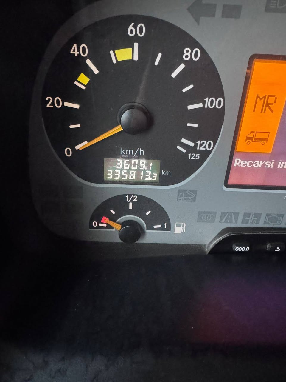 مرسيدس بنز
اكتروس 4151
سنة الصنع 2008 
ناقل حركة يدوي 
8 سلنـــدر 
عدد المحاور 4
مجموعة جي اف 
كفالة عامة 
السعر 65الف دولار 
شامل كمرك ضريبة شحن
مدة الوصول 25 يوم بعد الحجز


**إذا كنت صاحب هذا الإعلان وتريد حذفه لأي سبب، رجاءا أرسل رسالة إلى الدعم الفني**