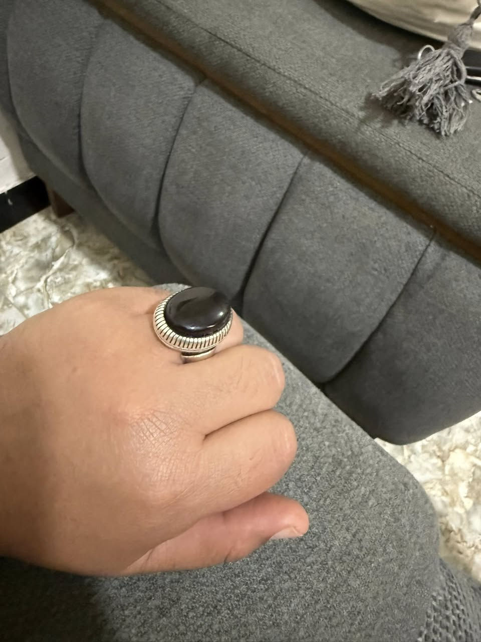 يماني شفته العبد صياغة يدويه ثقيله جدا نوادر للبيع السعر 300 
رقم الهاتف ***********
