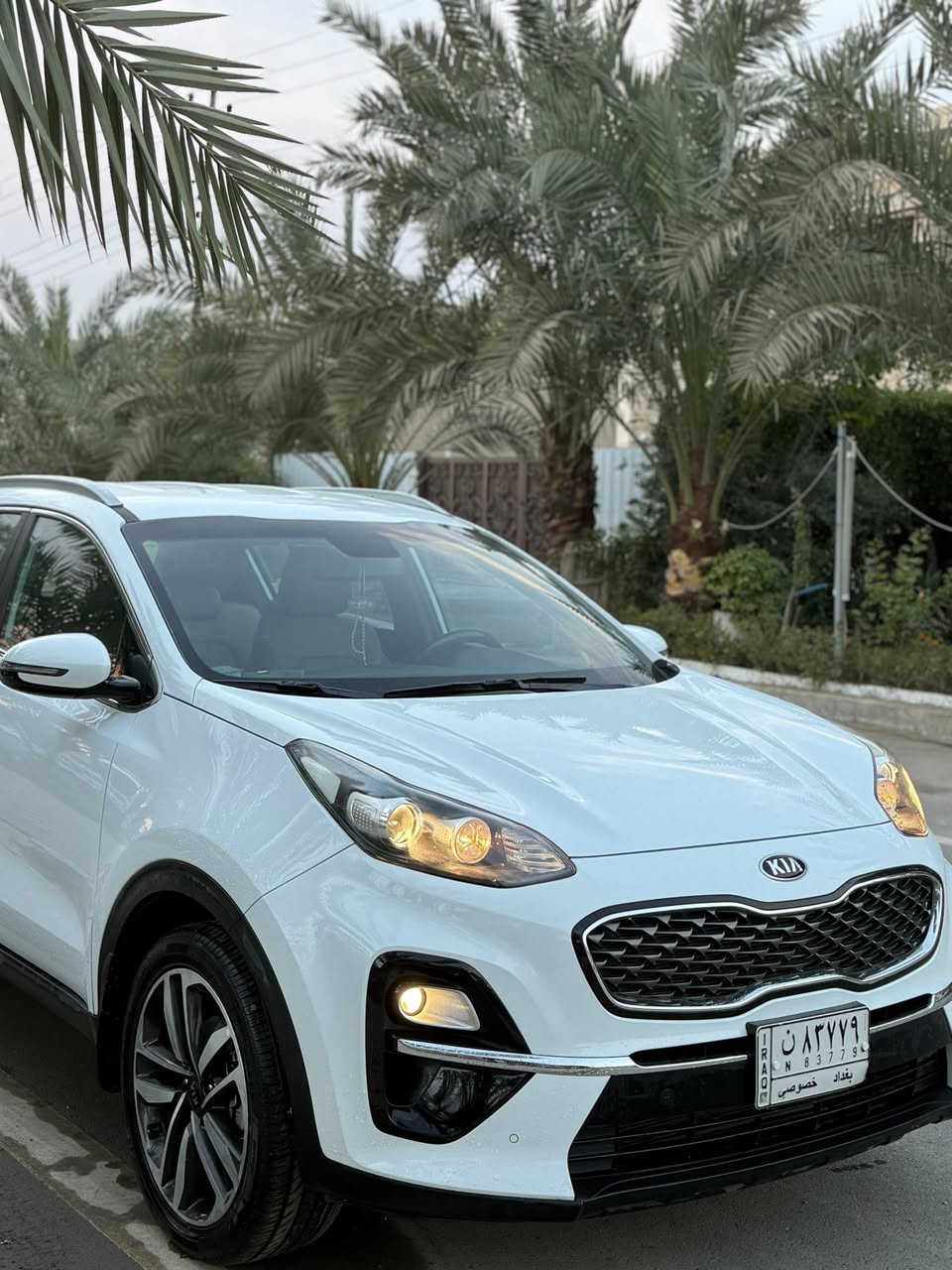 السلام عليكم 
سبورتج 2020 وكاله كيا الدولية 
سياره بعدها سيرفس وصيانه بداخل الوكاله 
رقم بغداد بسم مرة 
مكفوله سياره من صبغ وبارد /كير ومكينه ع وضع شركه( دفترها موجود بداخل وكاله) 
حساسات امامي خلفي 
داخل عسلي ( جلد و مخمل)
تحكمات جهتين 
يدات نيكل 
محرك 2000 ( دوش)
شاشه اندرويد   
نظام ترحيب 
مري كهرباء 
تبريد امامي خلفي 
انضمه قيادة ايكو نورمل سبورت 
سيارة مال بيت 
مكاني بغداد الكرخ 
سعر 207 بيها مجال بسيط 
***********
