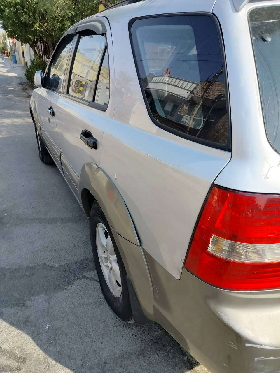 كيا سورنتو 7خليجي رقم انبار انكليزي محرك 3800باسمي مكانه بغداد مدينة الصدر سعره 90وبيه مجال ***********

