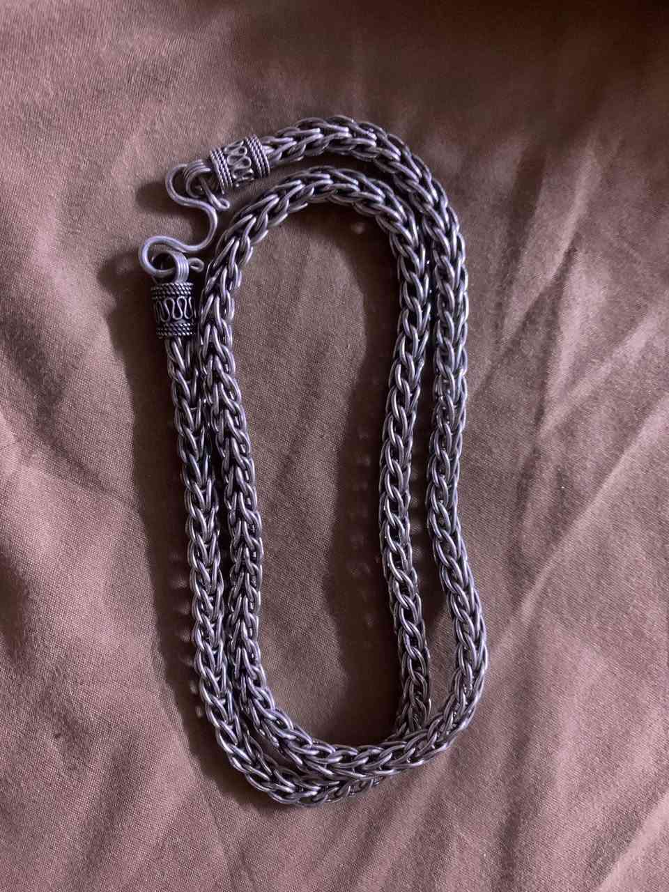 زنجيل مثل ماواضح عدك وزنه 84غرام قفل قفل 4الغرام مكاني مدينت آلصدر ***********
