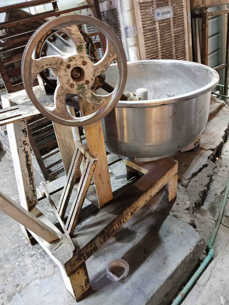 سلام عليكم البيع عجانه ***********
