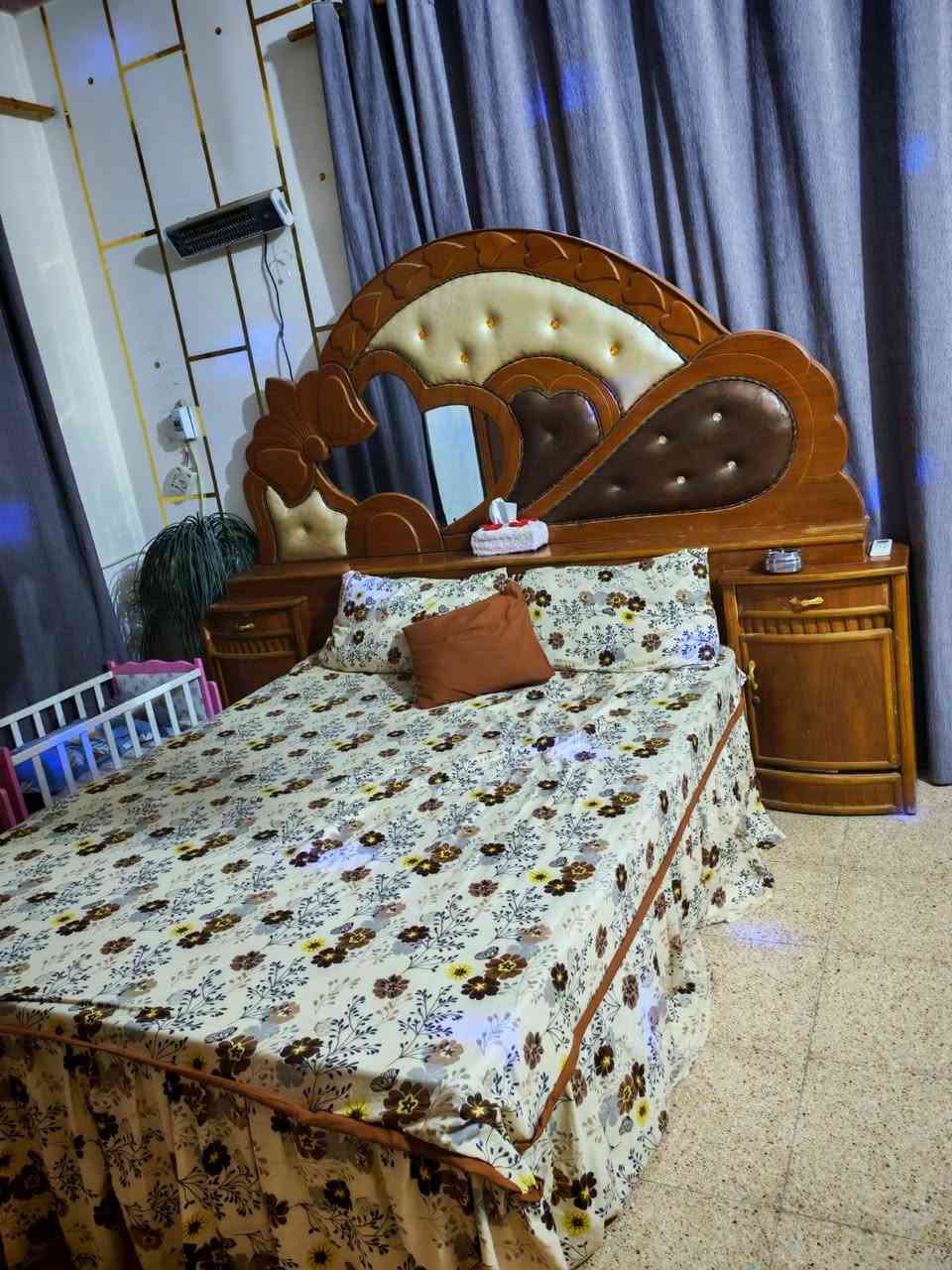 غرفه نوم عراقي مثل ما موجود بل صوره سعرها 350  عنواني كربلاء باب طويريج ***********
