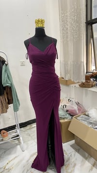 فستان • مقاس ٣٨ • الدورة