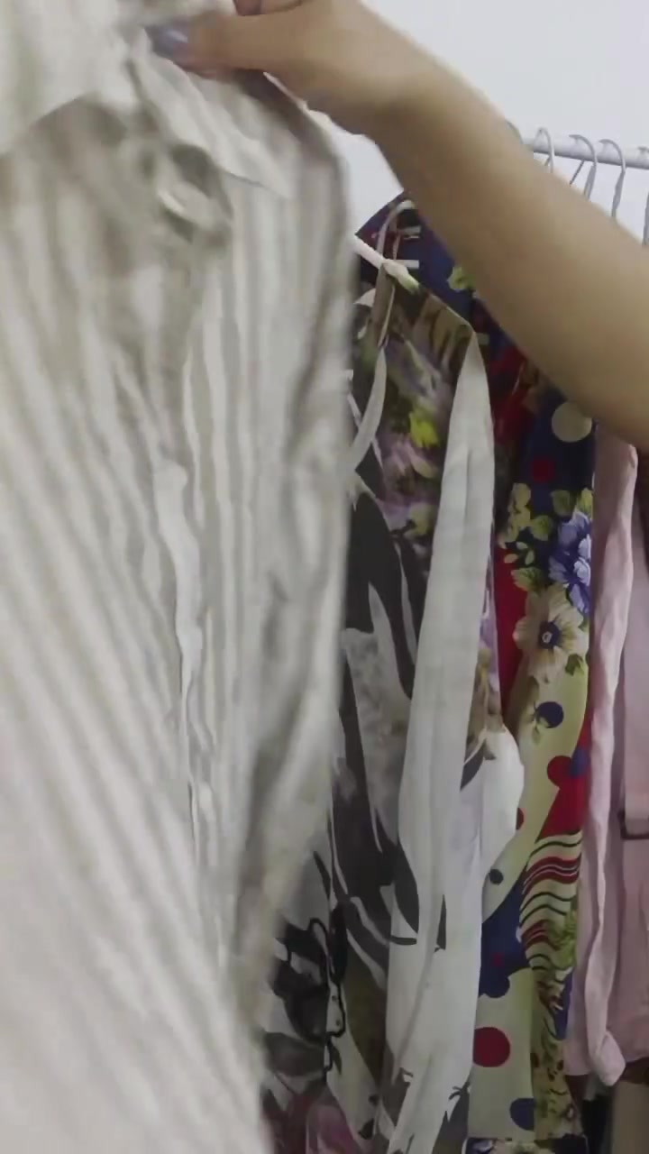 بنات شلعه قمصان باله كلهه ماركات قياسات بناتي نسائي القطعه الف ونص اقل كميه 30 قطعه نموذج من القطع  اكو قطع بيهن مبيوعات


**إذا كنت صاحب هذا الإعلان وتريد حذفه لأي سبب، رجاءا أرسل رسالة إلى الدعم الفني**