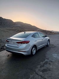 اللنترا موديل 2018امريكي   حادثها فقط تبديل بنيد الباقي كلة ليبل واحد ...