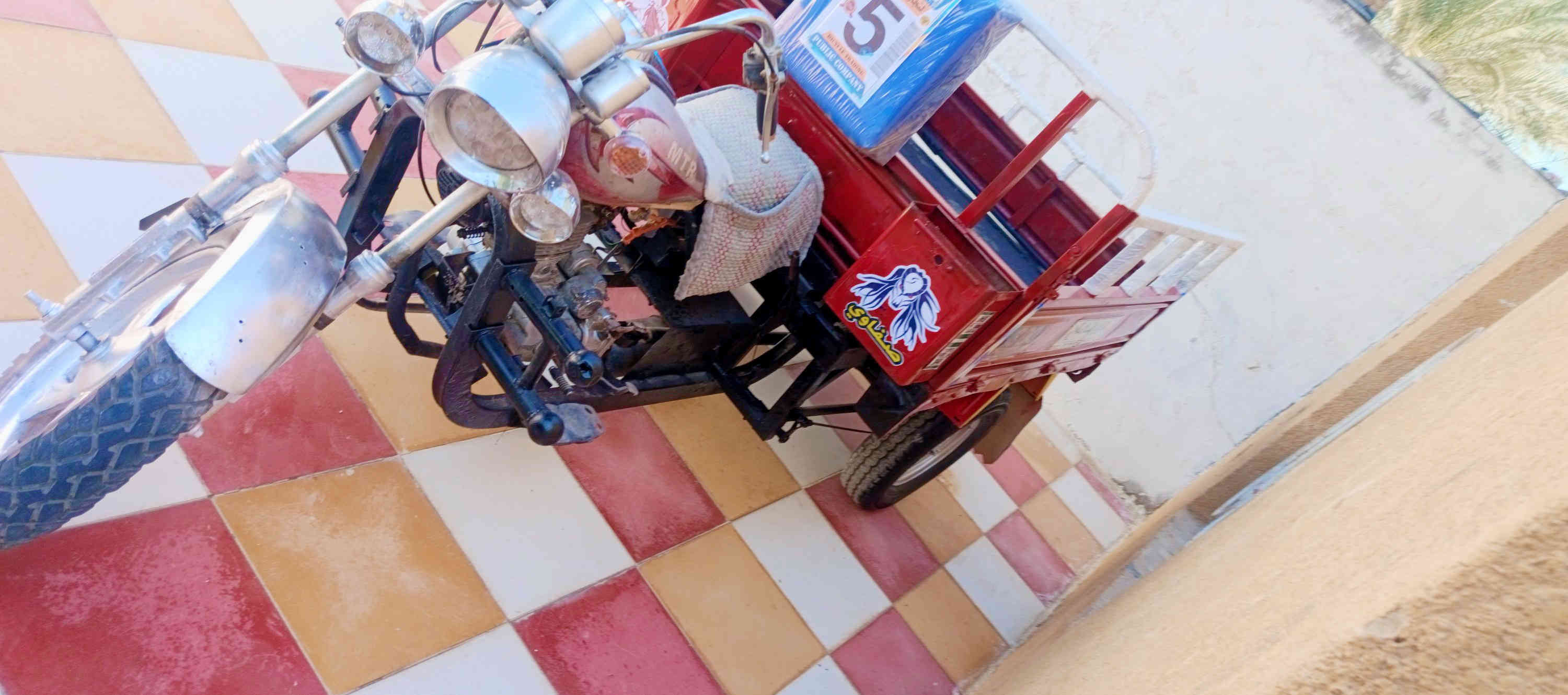 سلام عليكم للبـيع ستوته أم تي آر مديل 14 كهربائيات كله جديدة عوزه باتري فقط شاصي كفاله تايرات جديده
أوراق ضايعه كلك+ مكفولة من سرقه 
العنوان شوملي خيگان السعـر 650 وبيه مجال قليل. "
الاستفسار ***********
