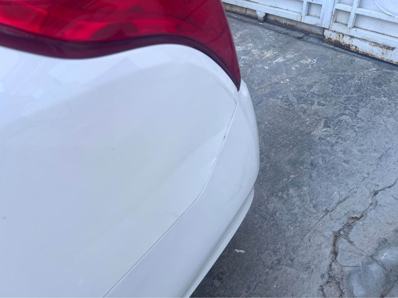 سني ٢٠٢٣ السياره جديده استعمال شخصي ماشيه ٥٢ كل نقص مابيها جام كهرباء اشاير بلمرايه بيها بارد بلباب مال السايق السعر 125  للتواصل *********** المكان الحارثيه  السياره باسمي تحويل مباشر بغداد, العراق
