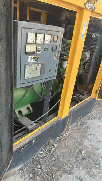 مولد جندير للبيع اخو الجديد كي في 88 السعر 55 بها مجال رقم ***********
