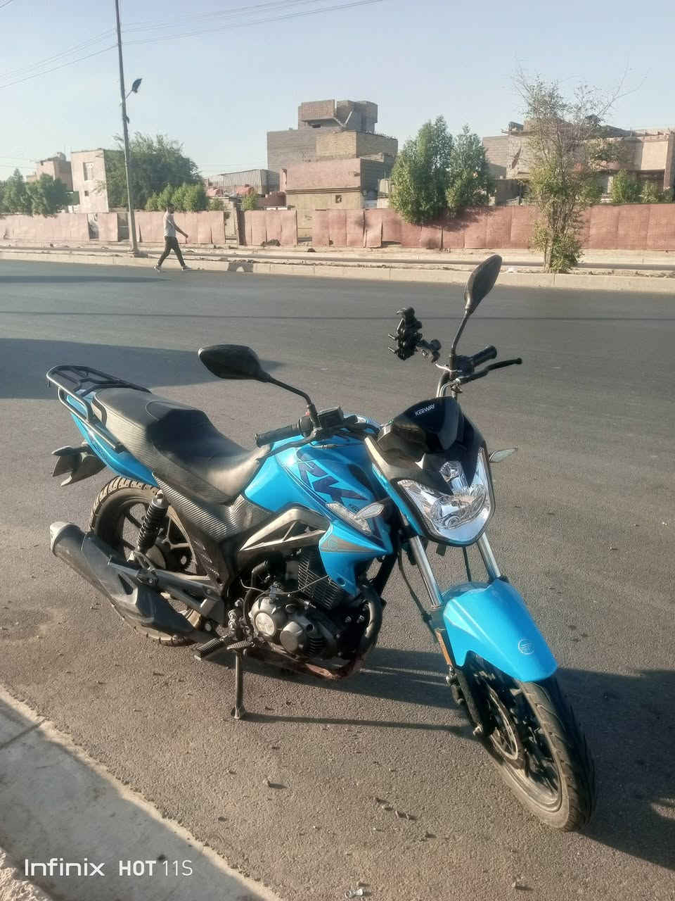 السلام عليكم ورحمة الله وبركاته 
دراجة RK KEEWAY 2024 رقم اربيل لوحتين 
مكينة 200cc الدراجة كاملة بدون نقوصات كلشي شغال بيهه مكفولة مكينة و شاصي و كهربائيات و كلشي بيهه كلش معتني بيهه و نظيفه بـشكل ماشية 15 الف ع گد طلعاتي و جامعتي ( مشتغله دليفري اقل شهرين )
سبب البيع اريد أخذ سيارة السعر خاص 
مكاني بغداد بلديات 
للتواصل *********** واتساب متواجد
