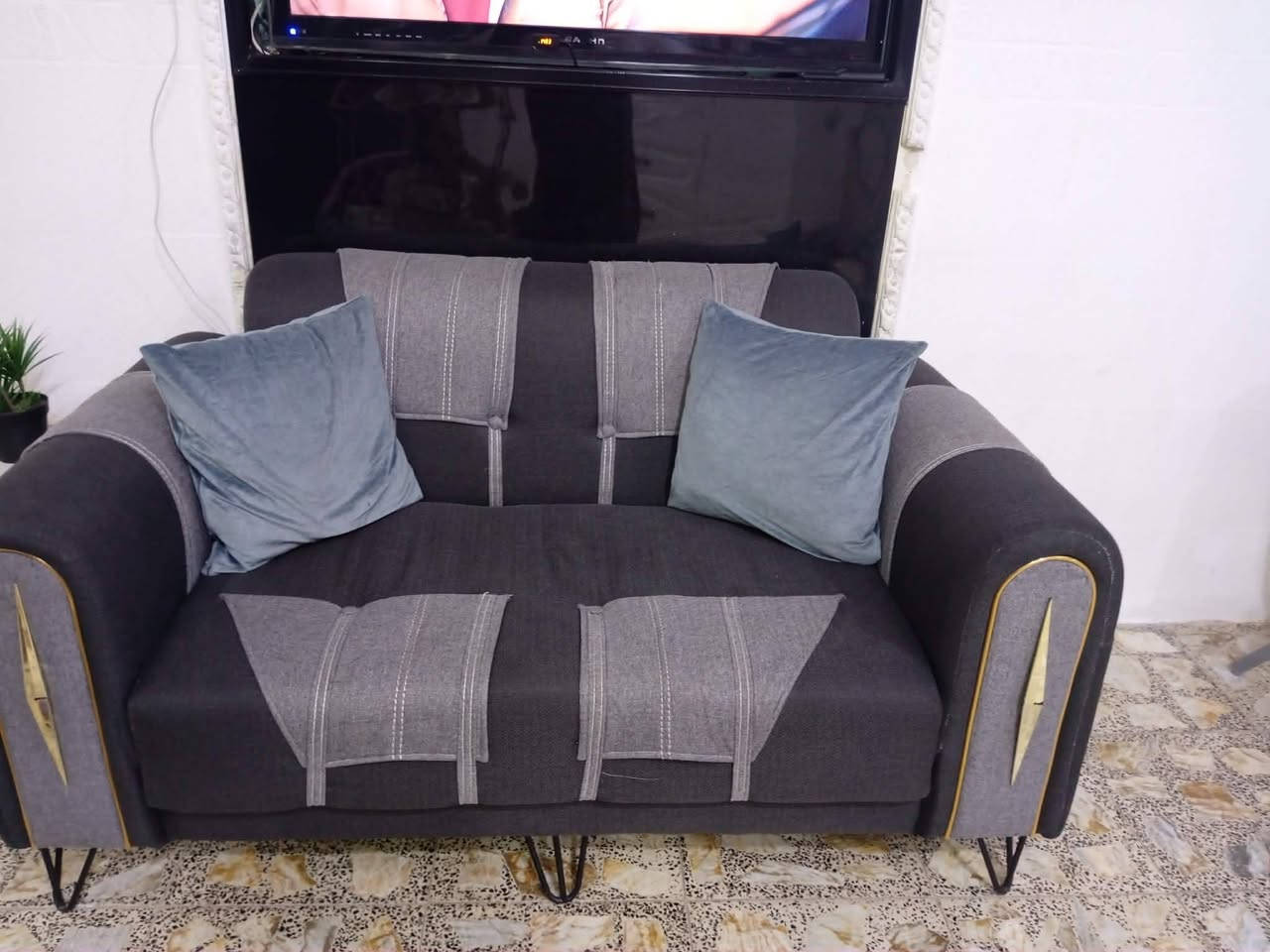 تخم نضيف جدا تستعمال قليل سعر 600 بي مجال *********** شراي تصال على الرقم
