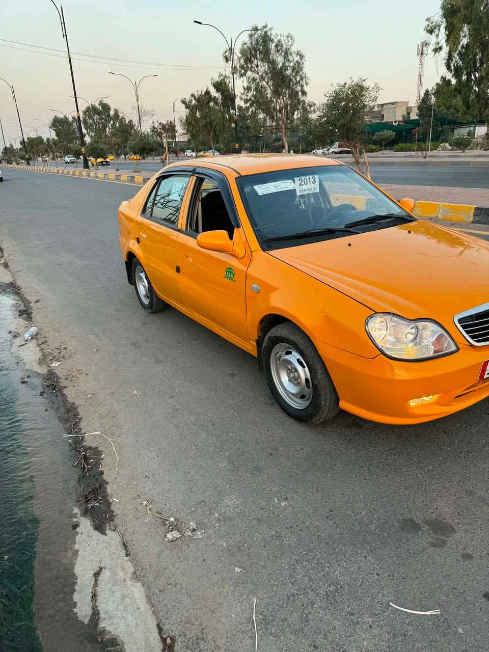 السلام عليكم للبيع جيلي سي كي موديل2013 كصه جديده سياره جاهزه مكينه كير طخم كله نظيف مصفره هيئه وغرامات رقم بغداد بسمي تحويل وكاله ماعندي مشكله مكان السياره موصل حي عدن السعر 38 بيها مجال 
***********
