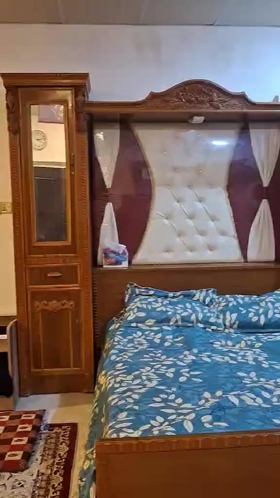 غرفة طابقين ٦ ابواب مع ملحق بابين مسرحي للاستفسار الاتصال ***********
