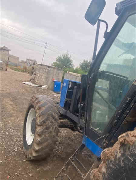 سەرەتا بەناوی خودا  تراكتور فيات بؤفرۆشتن مۆدیل 2003 گێر مەکینە اکسل بەشەرت  تەراکتۆرە کە  پارچەیە   رقم ***********
