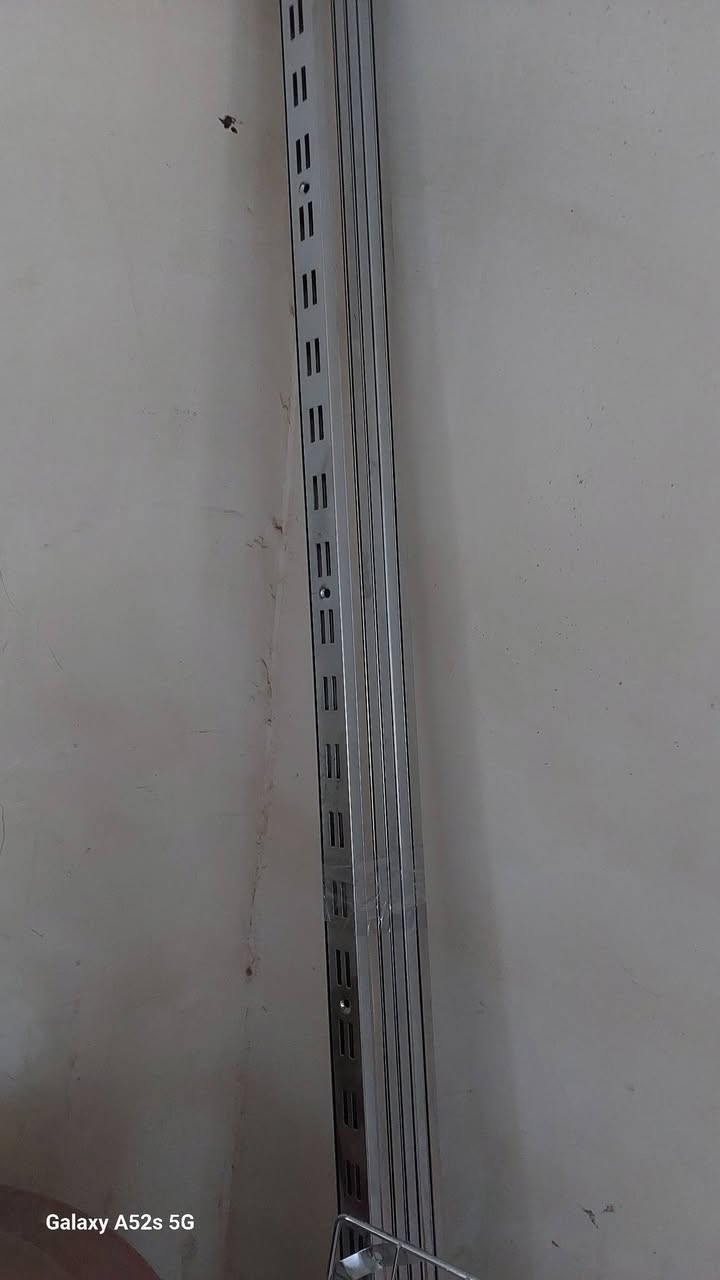 لوحات بي دي اف ابيض رف
16 قطعة للبيع 
مع سجة 12 قطعة 
مع شيالات 50 قطعة 
تواصل واتساب ***********
