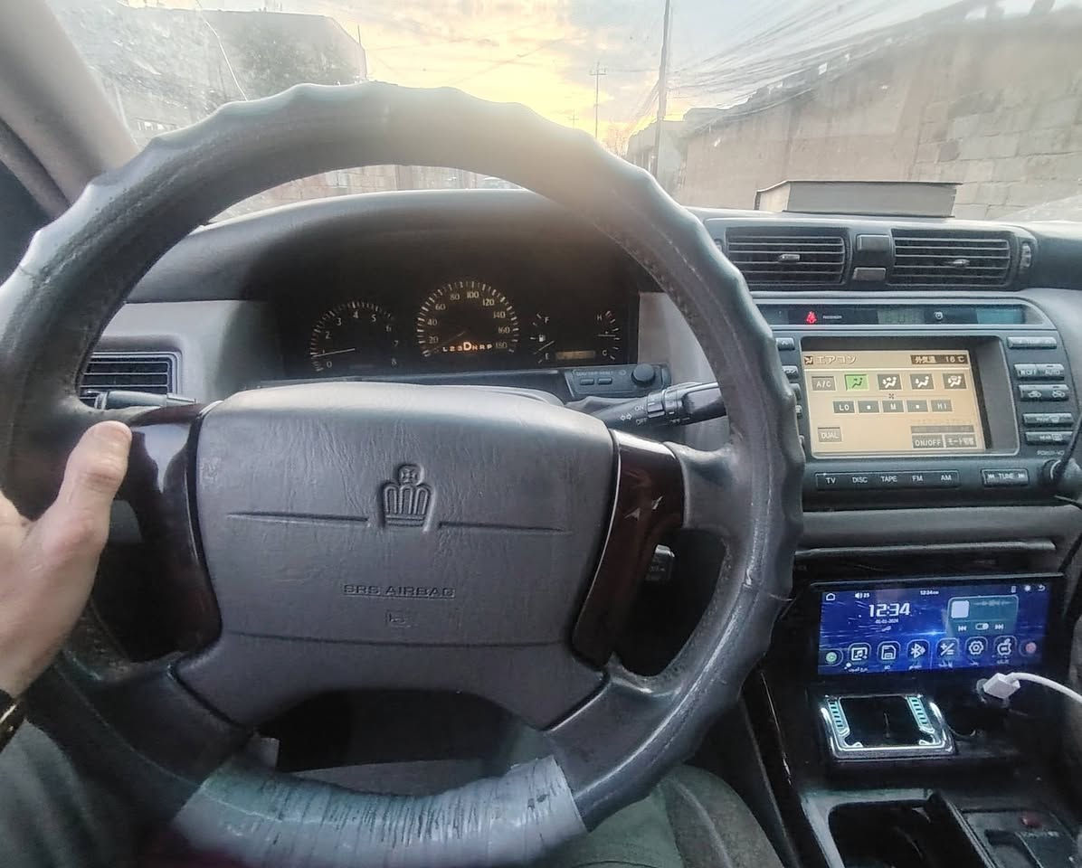 ملكة اصولي 1999 رقم بصرة الماني، تحويل شرط
4 دكم، تبريد تدفئة شغال

محرك vvt 6 السيارة تحوير امارات ، مكفولة من الصبغ بلادية، والسونار موجود بلصور

السعر 95 مكان موصل او بغداد

***********
