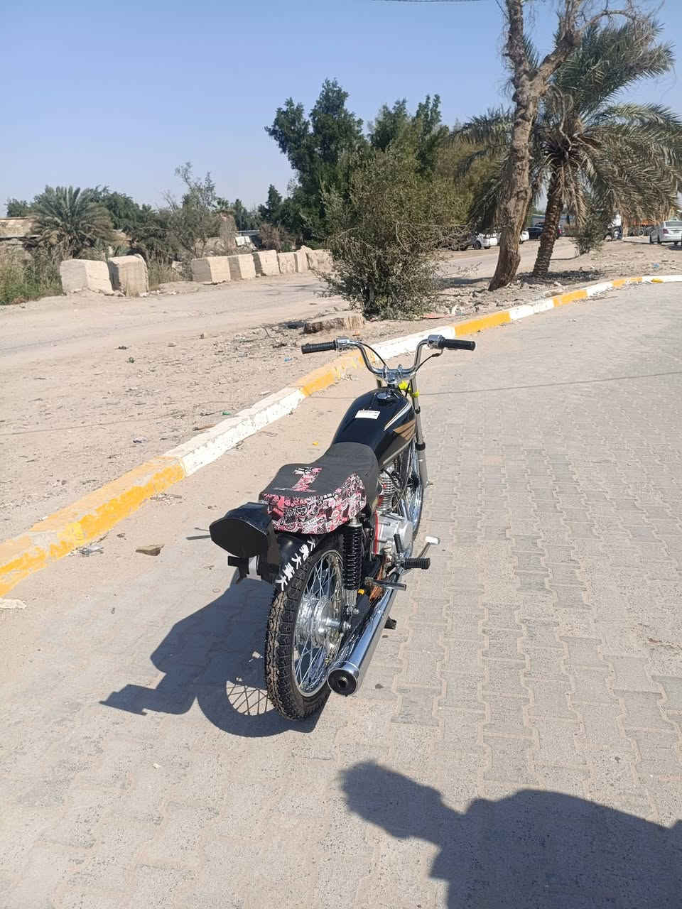 سلام عليكم دراجه نامه شلامجه توني معمرة للبيع بدون سيبايه مكان بصره
***********
