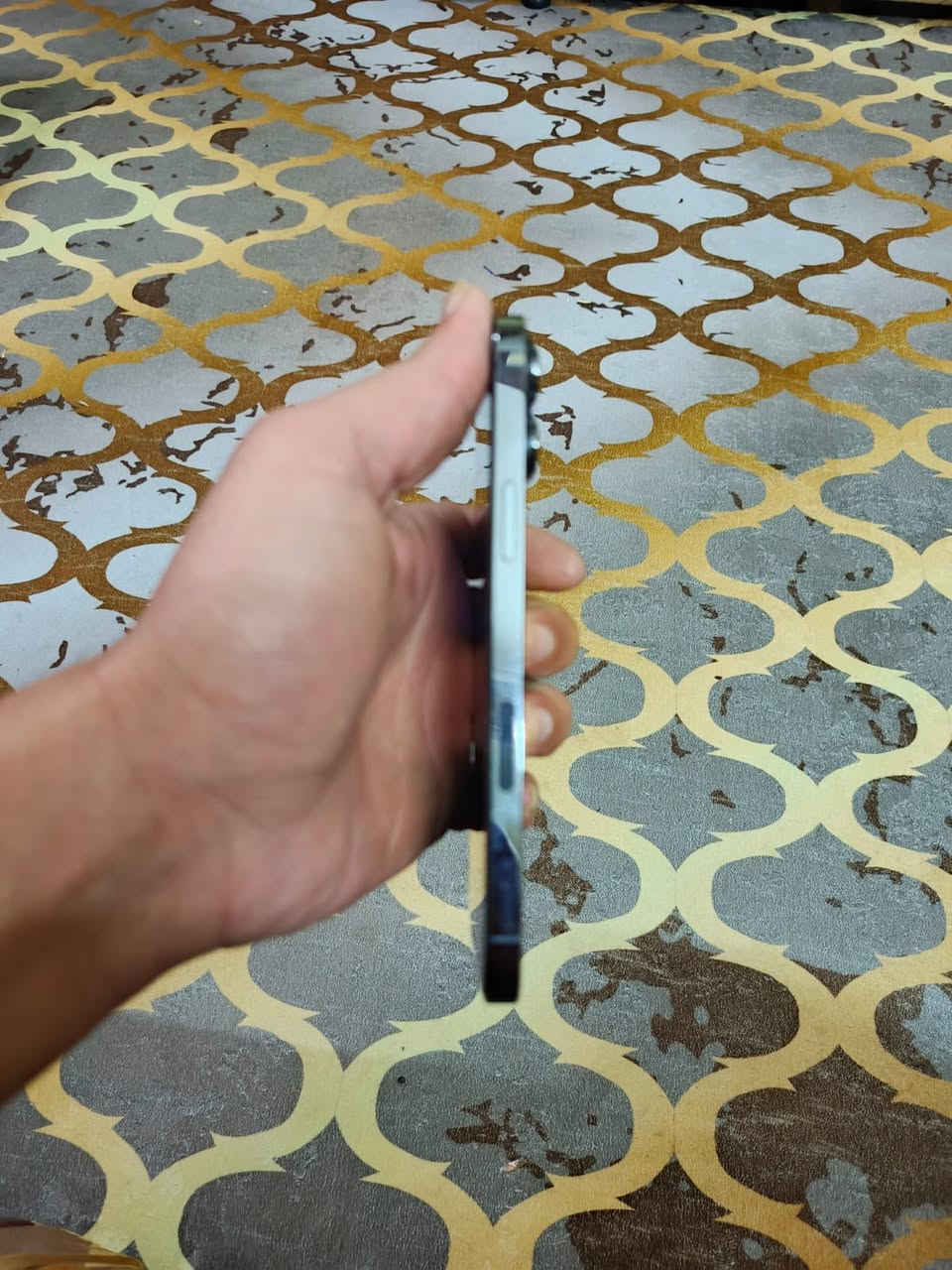 السلام عليكم ايفون 13 برو ماكس ذاكرة 256 بطارية 84 الجهاز كلشي ما مبدل بي جديد شخط مابي مكاني بغداد  حي اور سعر ٦٥٠ شراي اتصل ***********
