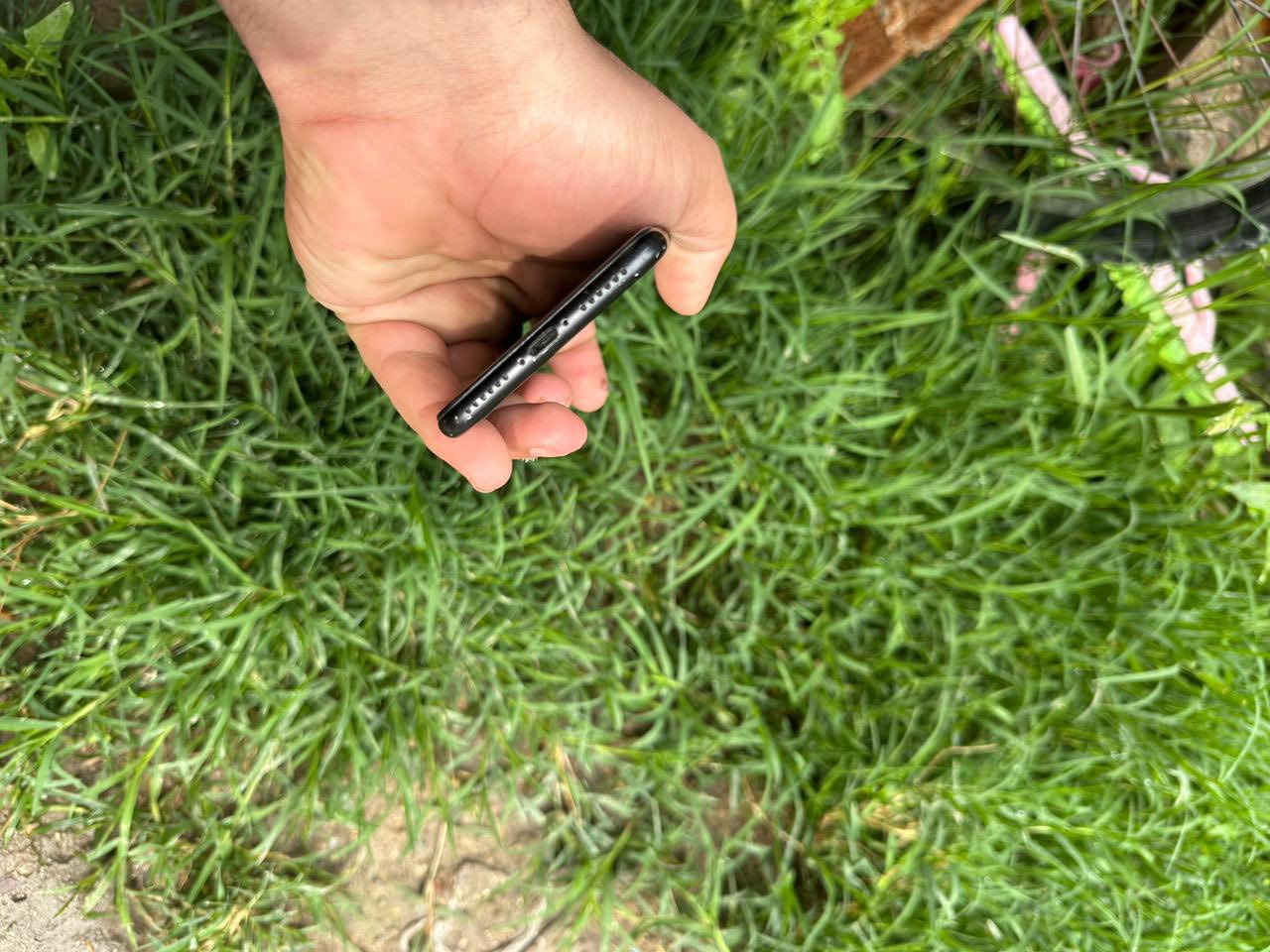 السلام عليكم من رخصة الادمن
متوووفر للبيع
              
📱ايفون 7 عادي
🖤 لون اسود 
💾 ذاكرة 32
🔋 نسبه البطارية 100
📞 تك سيم كارت
فول نضافه شرط مبدل بطاريه فقط كله شرط 
⚠️ ملاحظه ( دكمه مال بصمه متوقفه فقط)

الشراي يتفضل خاص لو تصل ويدلل محضور من تعاليق
‏ ***********
