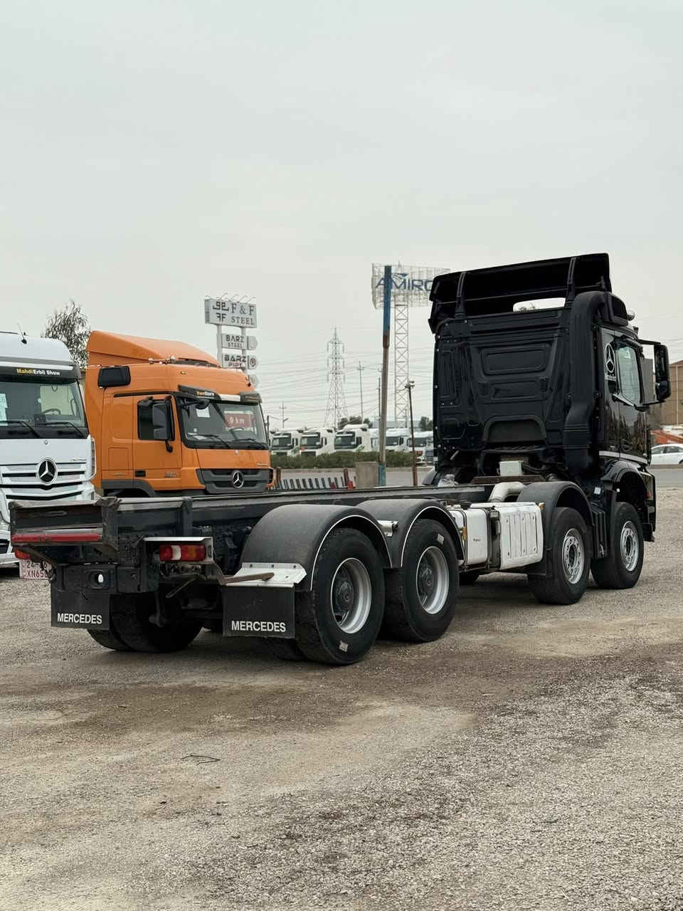 معرض مهدي اربيل
نوع : مارسيدس اروكس عكرب
موديل : 2017
حجم :4152
ألون : اسود  
مواصفات: اروكس 4152 قمار ربع بيلادي عكرب فعل مجموع جيف بيلادي 4 وركات كدام 3 شيال شانس جيف جديد نضيف
گير : توماتيك
 العنوان : اربيل  قوشتب تريق كركوك  معرض مهدي اربيل 
***********
***********
