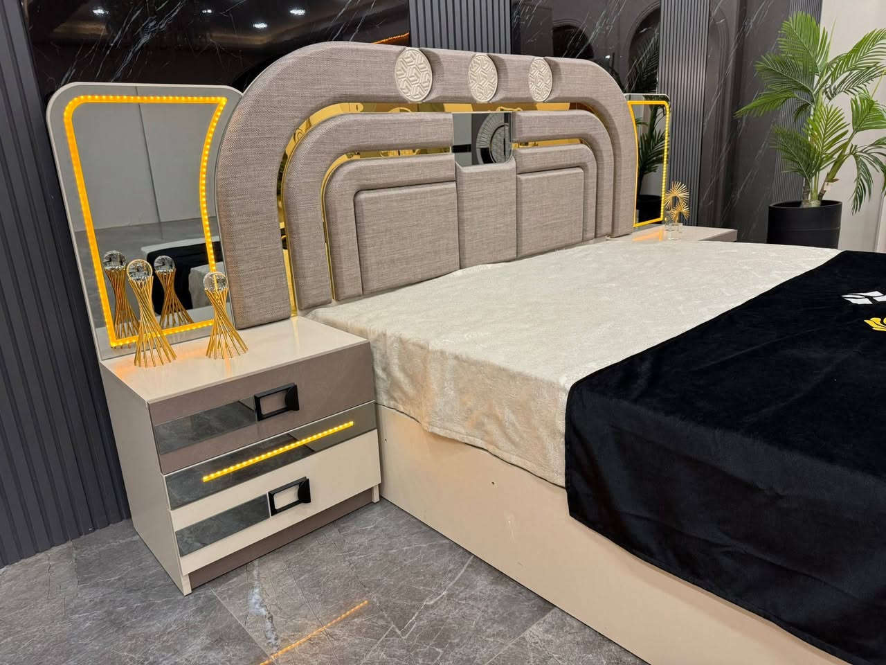 *موديل   باموك     المودرن*

*10 قطع*. 

*1- ضهر بلوك*

*2- برغي وچوي حديد*
  
*سرير مخزن جك*

*5- شغل درجه اولى*

•••       *السعر🔥 مليونين🔥  

توصيل بغداد مجانا 
اطراف 20 الف 
محافظات 100 ال


**إذا كنت صاحب هذا الإعلان وتريد حذفه لأي سبب، رجاءا أرسل رسالة إلى الدعم الفني**