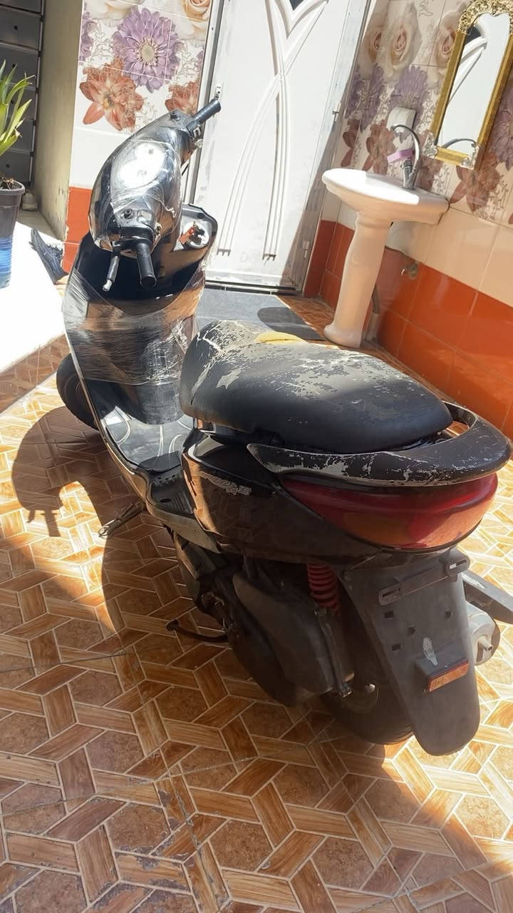 سلام عليكم بريز دراجه نضيفه شوفت عينكم كهربائيات كامله كلهه ونكره دراجه بس يرادله ترتيب بسيط كلش للبيع او مراوس سعره ٤٠٠وبيهه مجال مكاني بغداد شعله رقمي واتساب ***********
